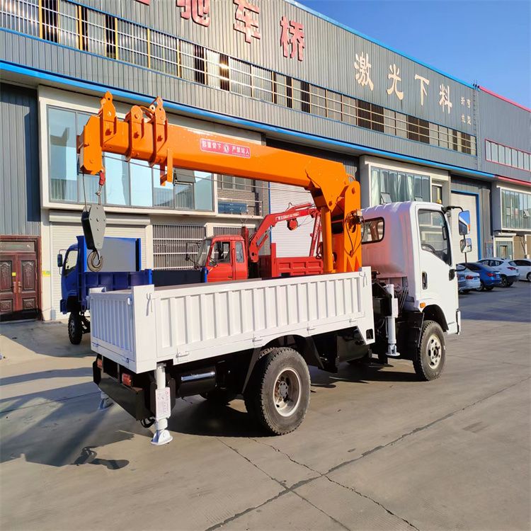 涿州市三轮随车吊定制 农用改装机自备吊中瑞长期出售