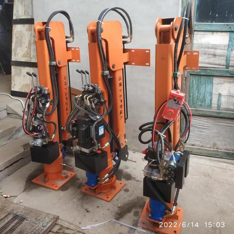 涿州市重汽蓝牌随车吊 3.2吨 国六动力强 液压驱动 农用自卸起重机